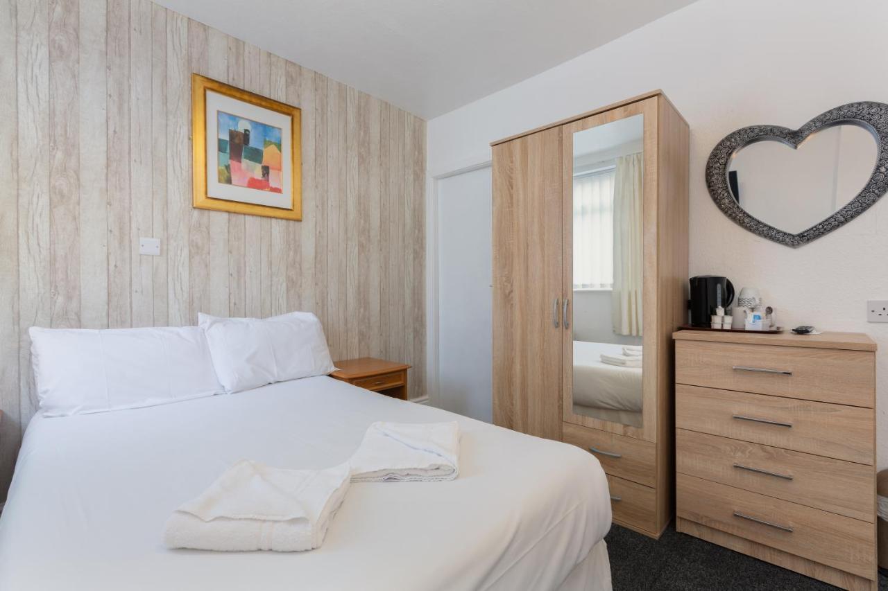 The Sandringham Court Hotel & Apartment Welcoming Large And Small Groups For 15 Years Blackpool Exteriér fotografie